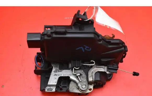 Volkswagen New Beetle Front door lock C6X1837013H