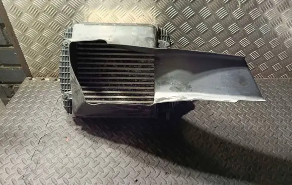 Maserati Quattroporte Optional radiator 670004976 16462877 670002898