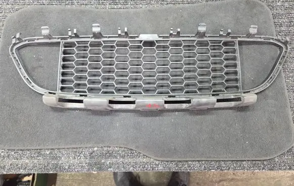 BMW 3 F30 F35 F31 Front bumper lower grill 8068124 51118068124