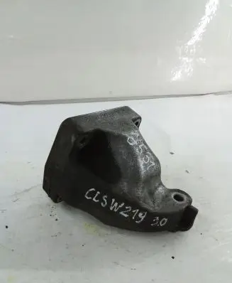 Mercedes-Benz CLS C219 Engine mounting bracket A6422230004