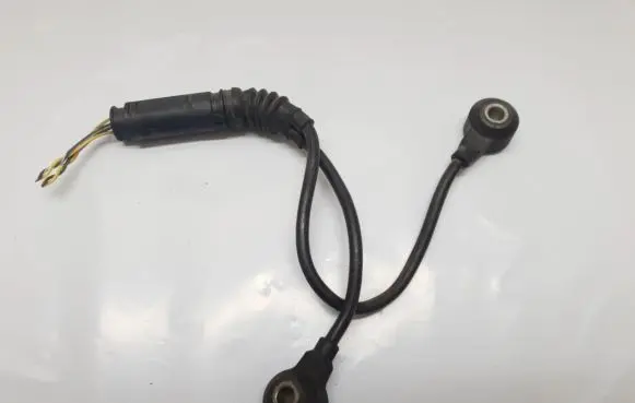 BMW 1 E81 E87 Detonation knock sensor 7568422