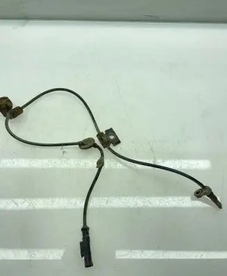 Subaru Outback ABS brake wheel speed sensor 27540AG01