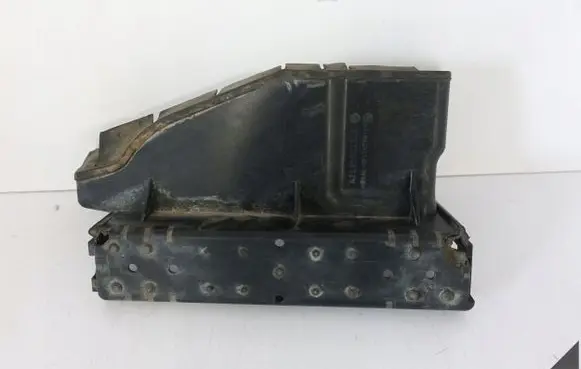Mercedes-Benz E W212 Intercooler air channel guide A2125001516