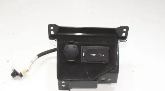 Lexus RC AUX in-socket connector 8619011010