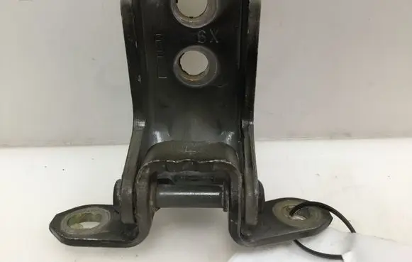 Nissan Navara Front door lower hinge 