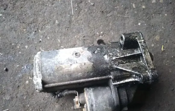 Mitsubishi Space Star Starter motor 30620657