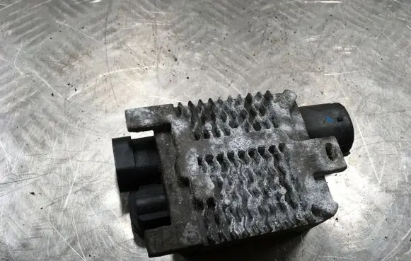 Coolant fan relay