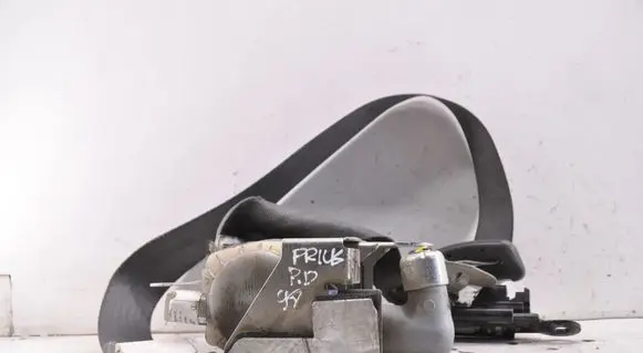 Toyota Prius (XW20) Front seatbelt 7L7220P