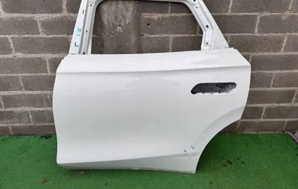 Volkswagen ID.7 Rear door 