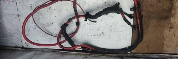 Positive cable (battery)