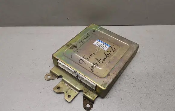 Mitsubishi Colt Engine control unit/module MD175667 E2T38974