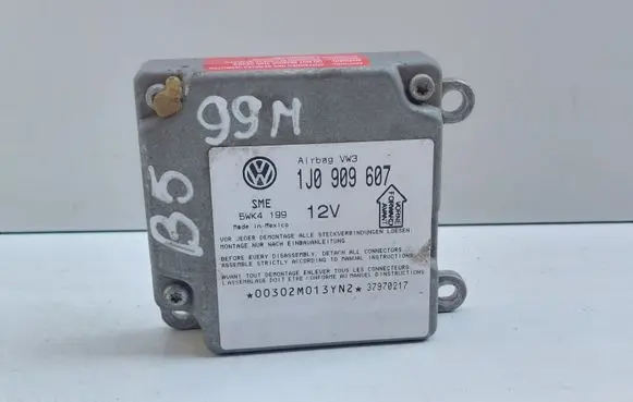 Volkswagen PASSAT B5 Airbag control unit/module 1J0909607