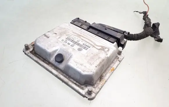 Seat Toledo II (1M) Engine control unit/module 038906012CA 0281010230