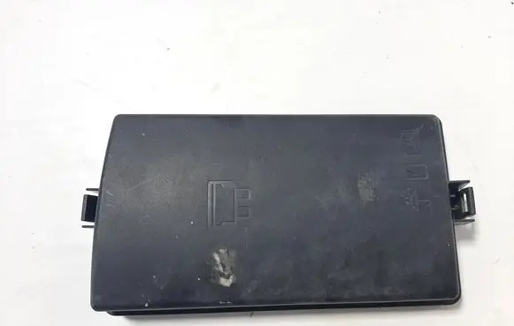 Volkswagen Golf VII Fuse box cover 5Q0937132A