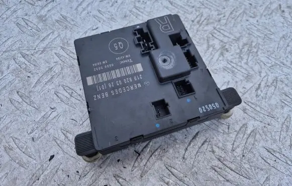 Mercedes-Benz CLS C219 Door control unit/module 2198200326