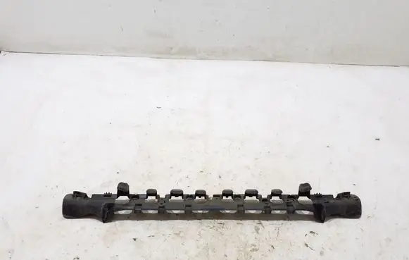 Rear bumper mounting bracket