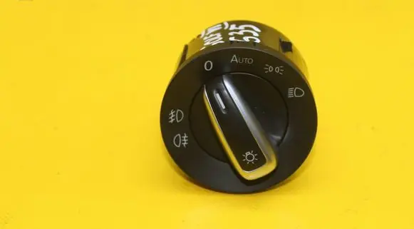 Volkswagen Golf VI Light switch
