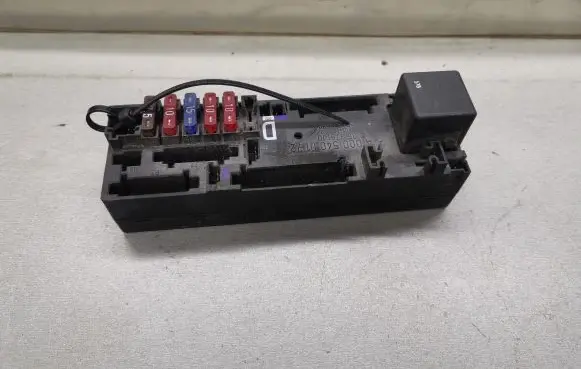 Mercedes-Benz E W210 Fuse module A0005400172