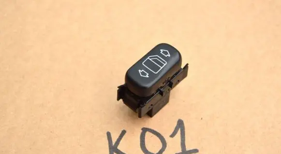 Mercedes-Benz E W210 Electric window control switch 2108200510