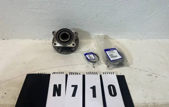 Volvo XC90 Rear wheel hub 31658082