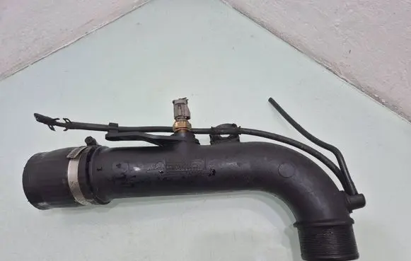 Toyota Avensis T250 Intercooler hose/pipe 173620R010