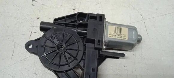 Volvo S60 Front door window regulator motor 966265