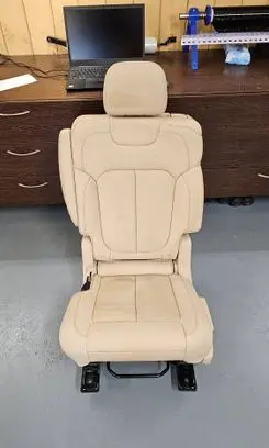 Jeep Grand Cherokee WL Second row seats