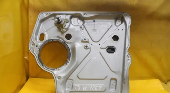 Volkswagen Multivan T5 Front door window regulator with motor 7E0837730C