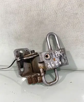 Audi A6 S6 C6 4F Front door lower hinge 
