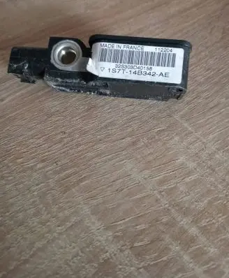Ford Mondeo Mk III Airbag deployment crash/impact sensor 1S7T14B342AE