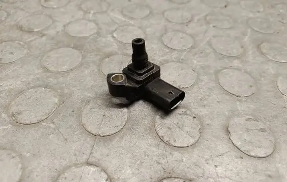 BMW 1 E81 E87 Air pressure sensor 7804742