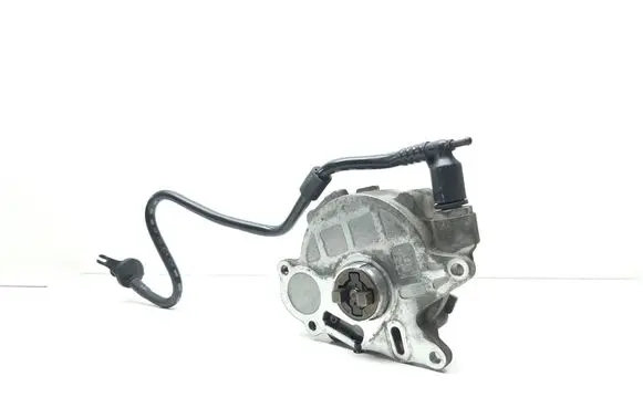 Volkswagen PASSAT CC Vacuum pump 03L145100