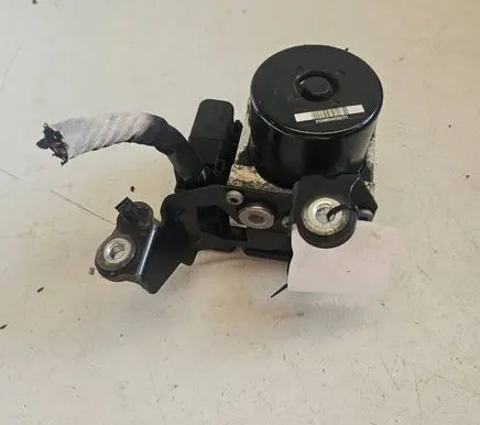Volvo V70 ABS Pump 31261142