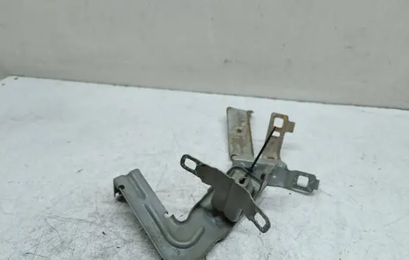BMW 1 F20 F21 Fender mounting bracket