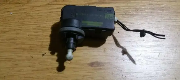 Opel Tigra B Headlight level adjustment motor gm13