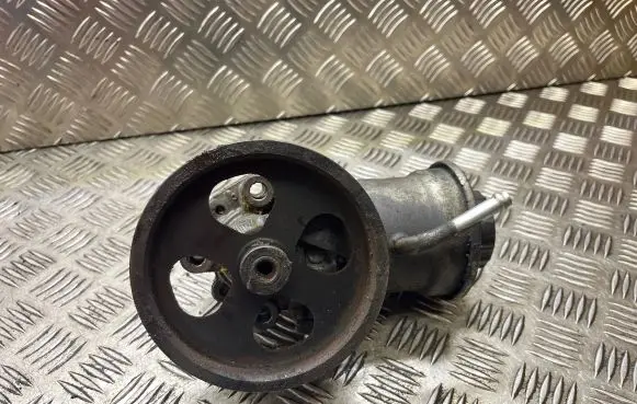 Toyota Corolla Verso E121 Power steering pump 12180