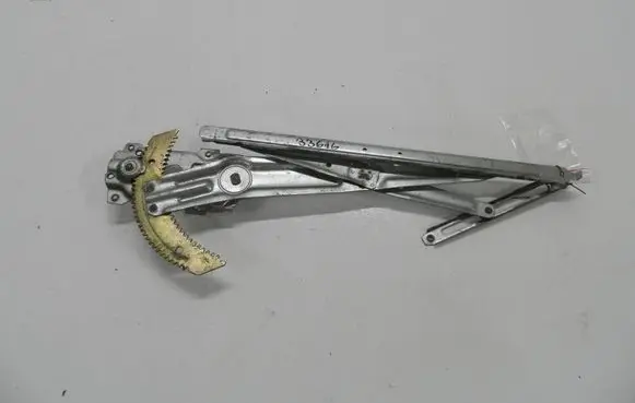 Daihatsu Cuore Front door manual window regulator 