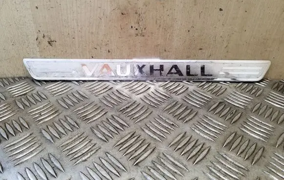 Front sill trim cover