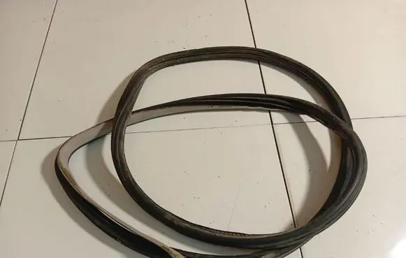 Volkswagen PASSAT B5 Rubber seal front coupe door 