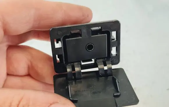 Nissan Leaf I (ZE0) AUX in-socket connector GT25MJP4PAD
