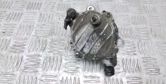Volvo V70 Vacuum pump 30731825