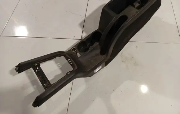 Skoda Octavia Mk2 (1Z) Center console