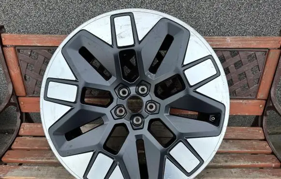 Ford Explorer VI R21 alloy rim 