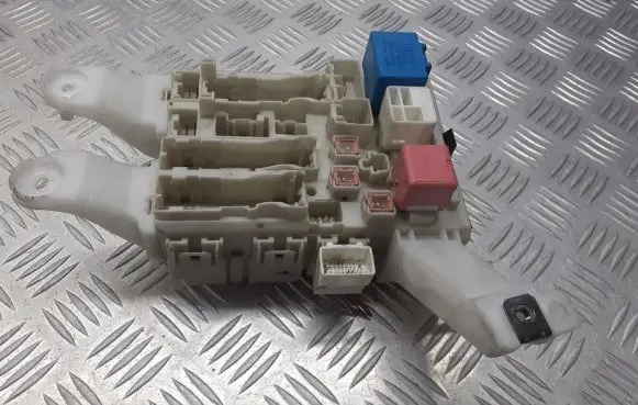Toyota Auris 150 Fuse box set 82730-02130-A