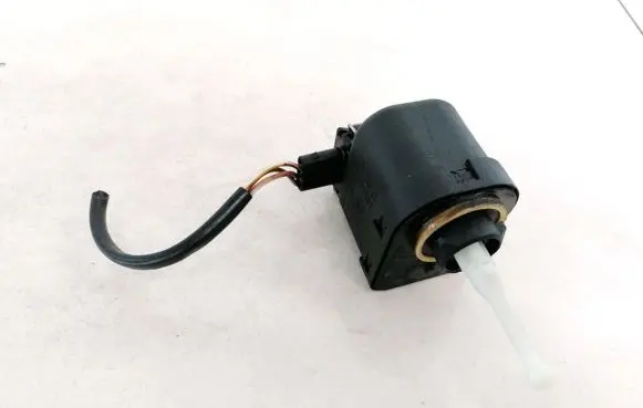 Headlight level adjustment motor