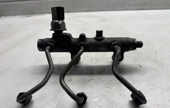 Fuel main line pipe