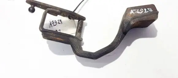 Peugeot 508 Engine mounting bracket