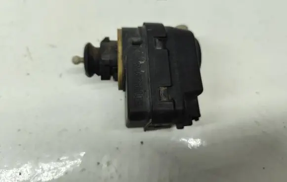 Headlight level adjustment motor