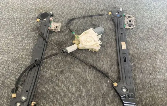 Audi A7 S7 4G Front door window regulator with motor
