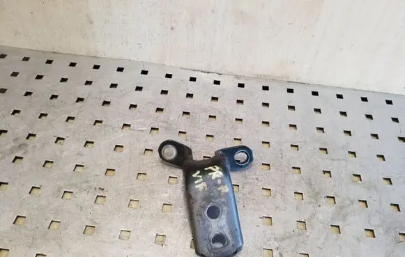 Toyota Previa (XR30, XR40) II Front door upper hinge